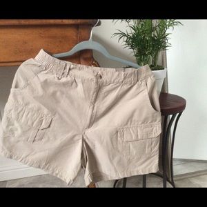 Womens light tan cargo Columbia shorts